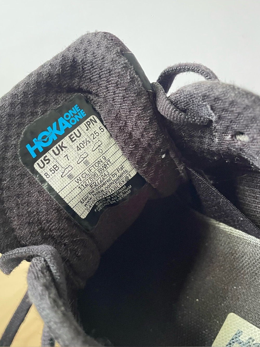 HOKA Clifton 9 road running shoes | US 8.5B - Picture 7 of 8